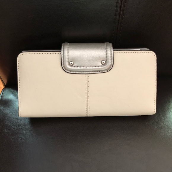 Coach Ashley Slim Envelope Leather Wallet NWT - Picture 4 of 6